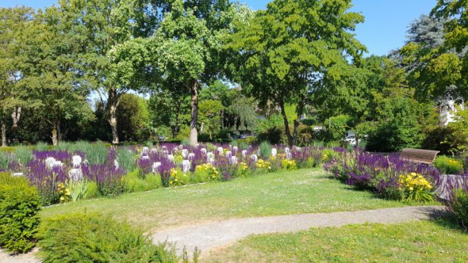 Kriegsgräber auf dem alten Lintorfer Friedhof
