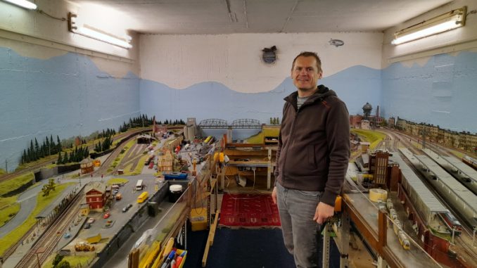 Wilfried Schlüter, Vorsitzender der Modelleisenbahnfreunde Angerland