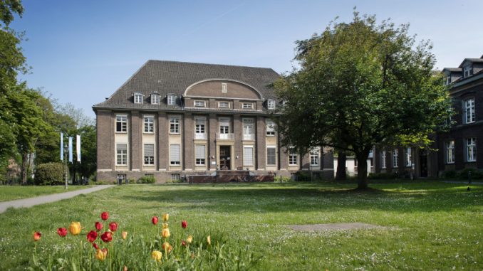 Die Kaiserswerther Diakonie bietet zahlreiche Möglichkeiten für die Aus- , Fort- und Weiterbildung. (Foto: Kaiserswerther Diakonie)