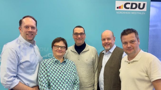 Marco Schmitz (Bezirksvorsitzender, MdL aus Düsseldorf/von links), Annegret Schiffers, Jürgen Rolf Braun, Thorsten Thus, Andreas Heringlehner (Foto: privat)